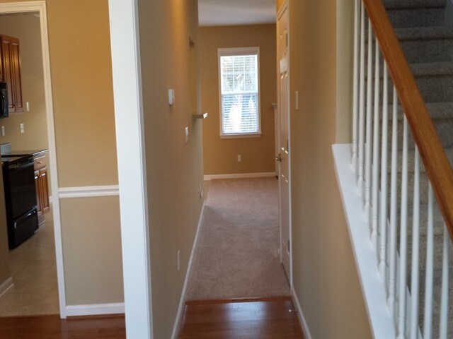 Building Photo - 203 Fledgling Way
