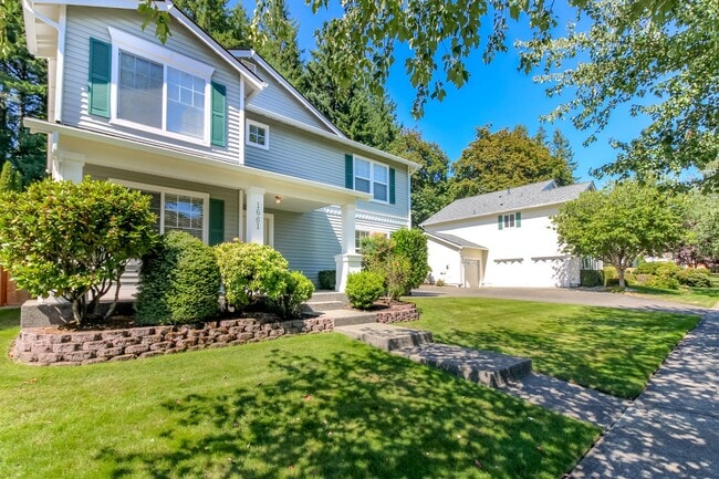 Building Photo - Beautiful upgraded 4 bedroom DuPont home with AC and sprinkler system