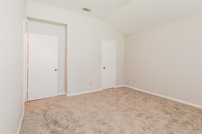 Building Photo - 14118 Sandy Point Ln