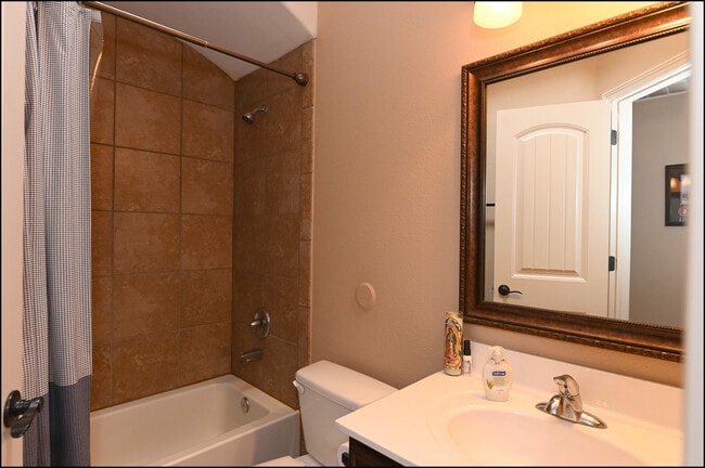 Building Photo - 14365 Valley Light Ct