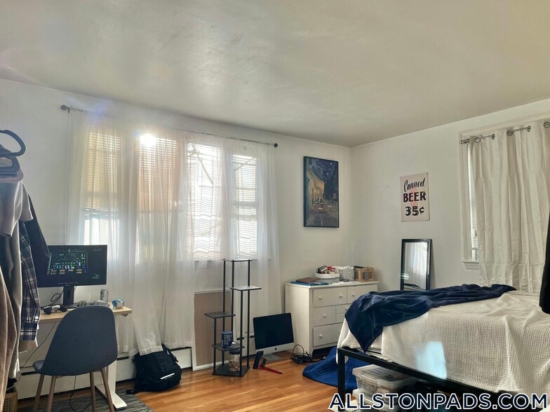 Building Photo - 26 Greylock Rd