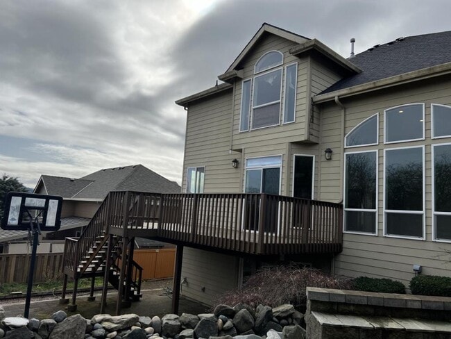 Building Photo - 15715 SE Bybee Dr