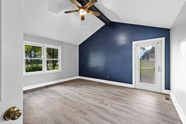 Building Photo - 10188 Russellville Rd