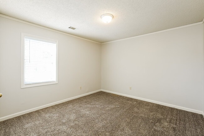 Building Photo - 6858 Creekwood Dr