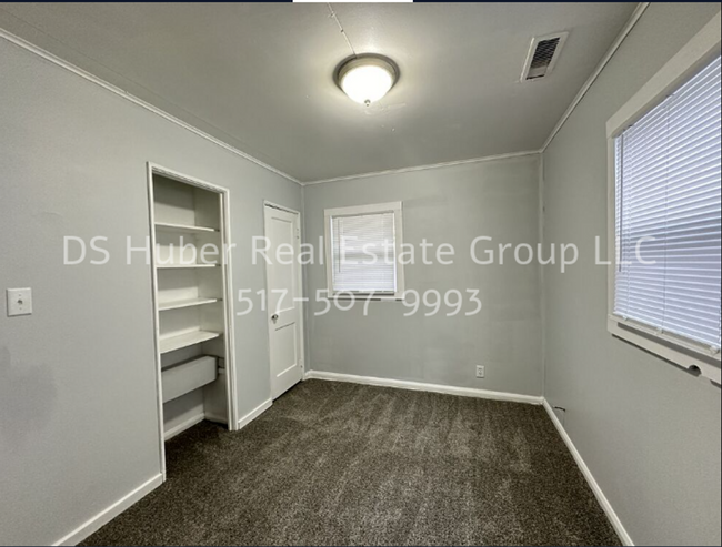 Building Photo - 323 S Foster Avenue Lansing, MI 48912