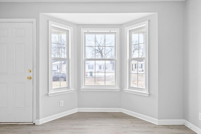 Building Photo - 1042 Shadow Ridge Ave