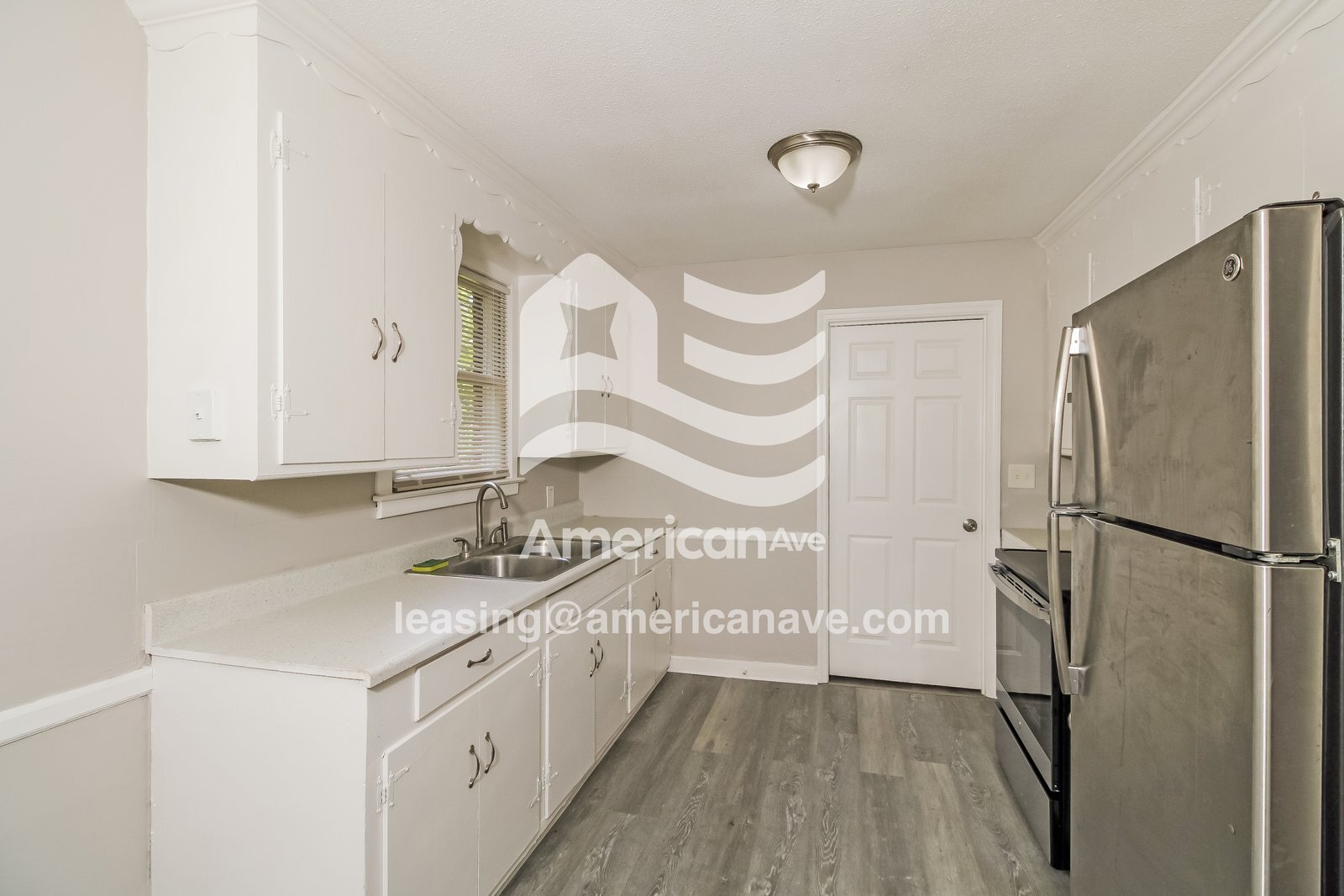 Building Photo - 883 Medfield Rd