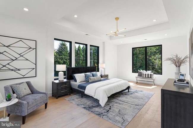 Building Photo - 1733 Chain Bridge Rd