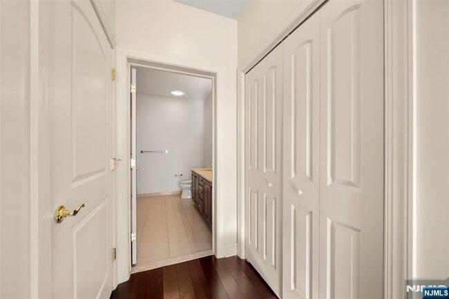 Building Photo - 2404 Windsor Park Ct