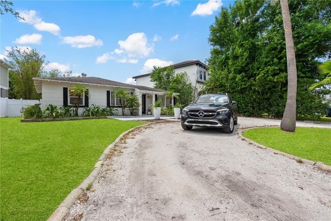 Building Photo - 3606 W Royal Palm Cir