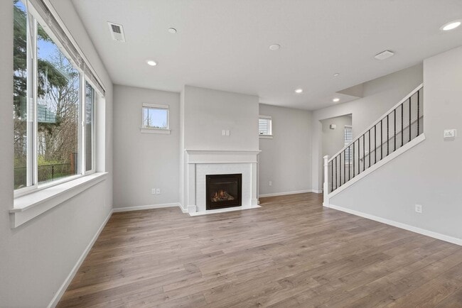 Building Photo - Beautiful 4-Bedroom Camas Home on Quiet Cul-de-Sac | Built in 2020 | Private Backyard