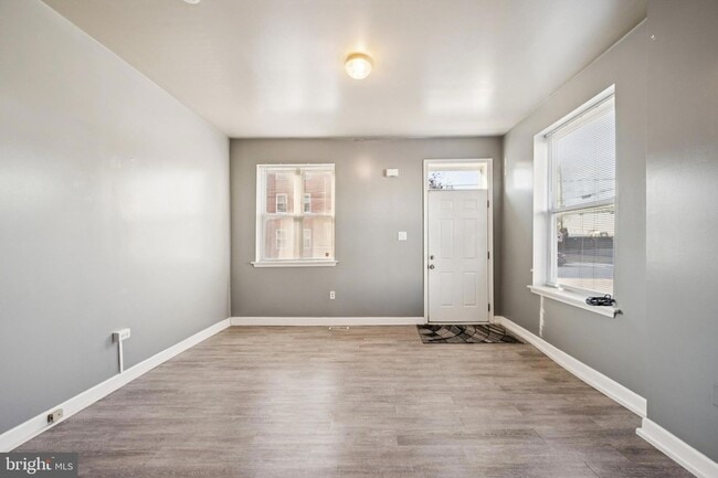 Building Photo - 138 N King St