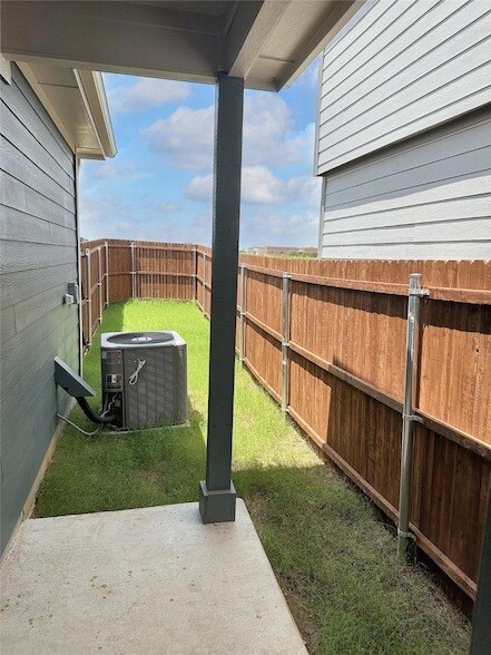 Building Photo - 3065 Strawberry Farm Ln