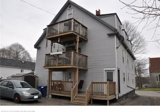 Building Photo - 263 Brown St