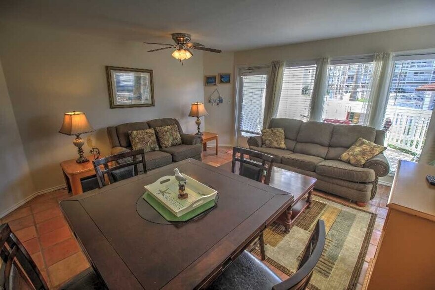 Primary Photo - 200 Padre Blvd
