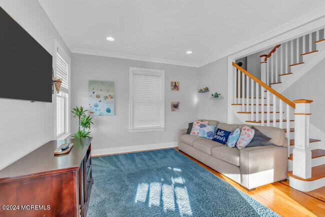 Building Photo - 300 Salem Ave