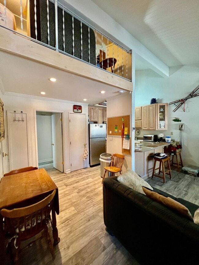 Building Photo - Fully Furnished 1-Bedroom Loft – Sierra Ma...