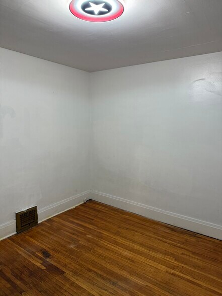 Building Photo - 470 Winspear Ave