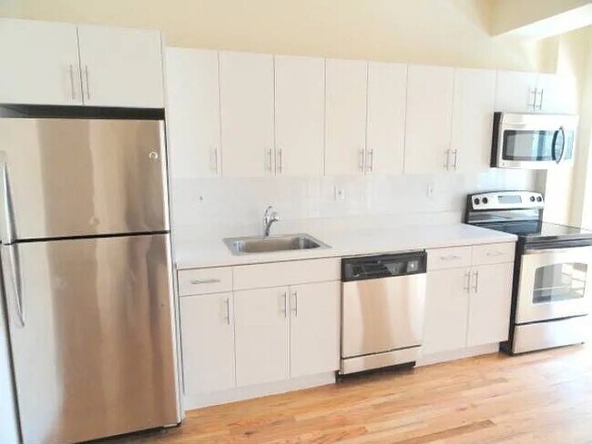 Building Photo - 221 2nd Avenue