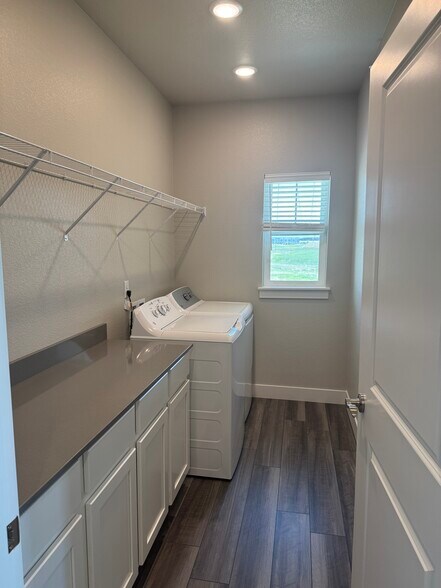 Building Photo - 4260 Vulcan Creek Dr