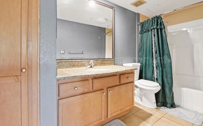 Building Photo - 1020 La Terraza Cir