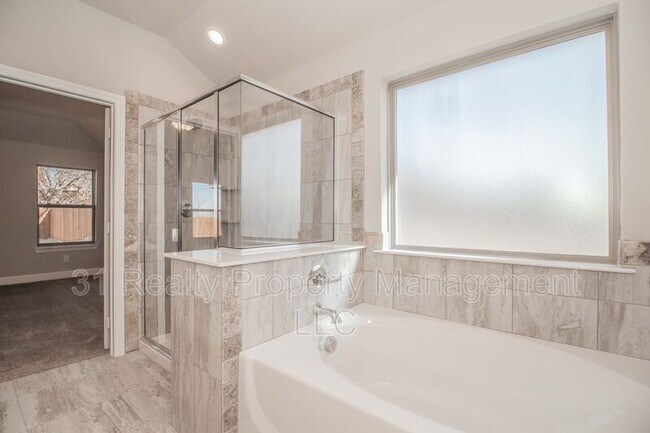Building Photo - 1810 Quail Hollow