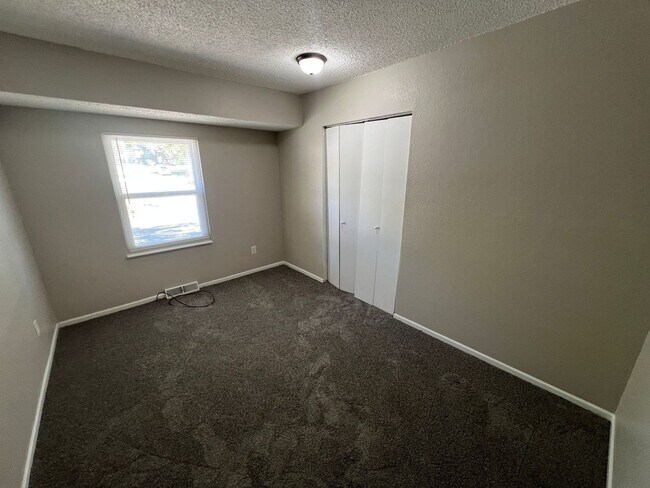 Building Photo - Spacious 3 Bedroom Home with Finished Base...