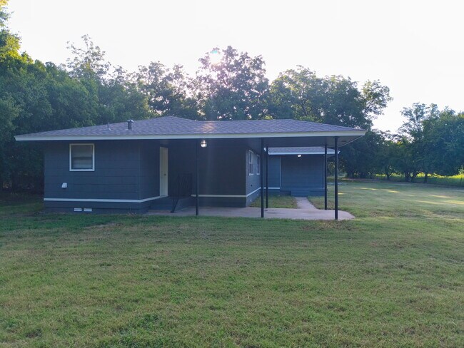 Building Photo - 2617 SW Crater Creek Rd