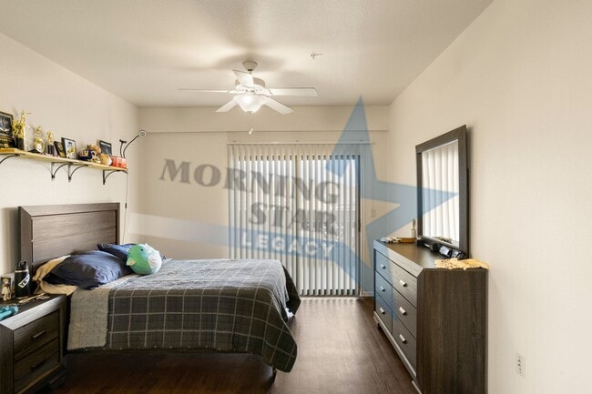 Building Photo - 2-Bedroom Condo Unit with Mountain Views!