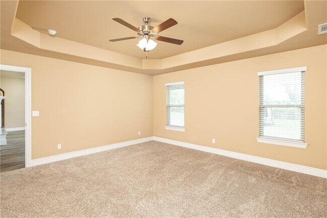 Building Photo - 13427 Meadow Ridge
