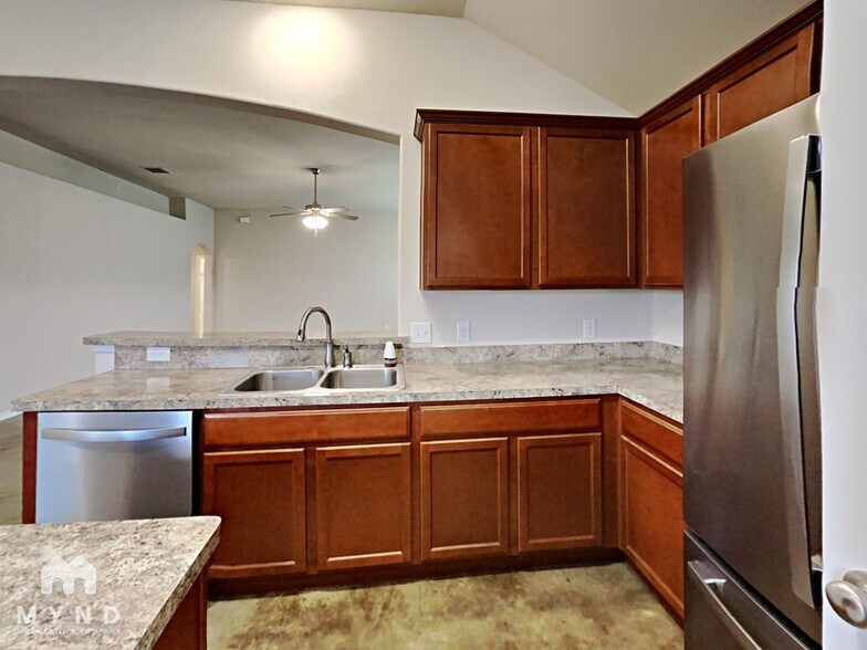 Building Photo - 7201 Mistletoe Trail