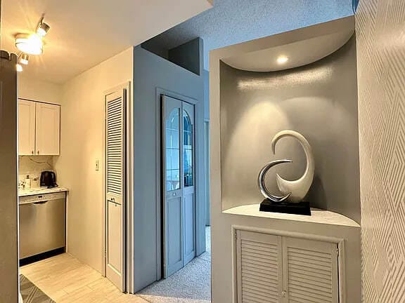 Building Photo - 10 Bay Street Landing