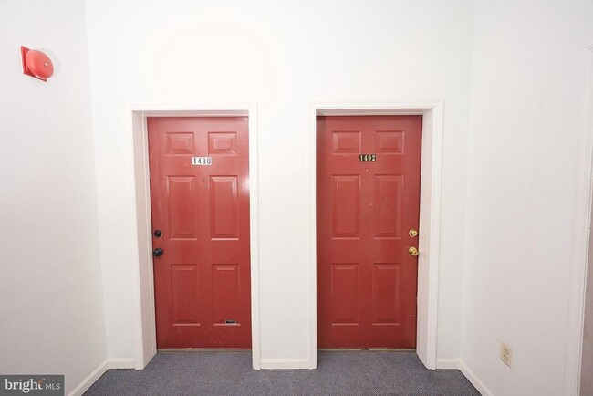 Building Photo - 1492 Greenbriar Cir