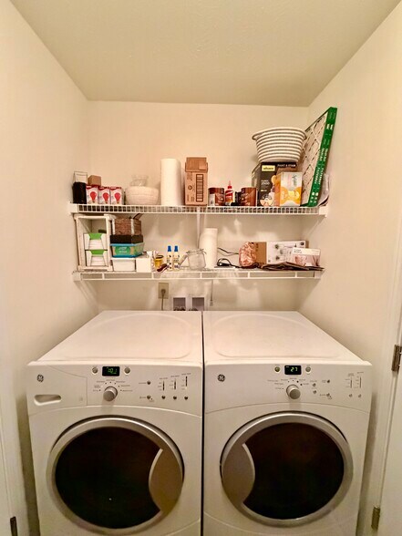 Building Photo - 3230 Monterey Dr