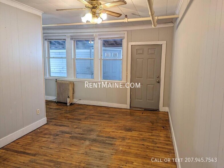 Building Photo - 569 Hammond St