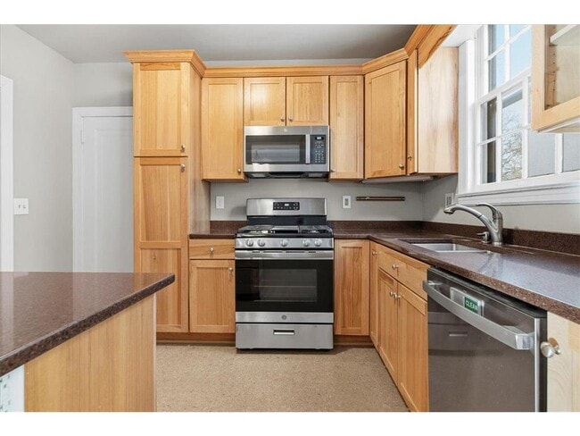 Building Photo - 3540 Irving Ave S