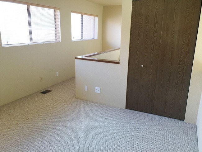 Building Photo - TOWNHOME -VILLAGE OF OAK CREEK -  NIZHONI