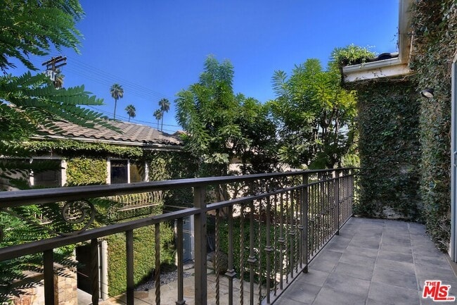 Building Photo - 12207 Cantura St