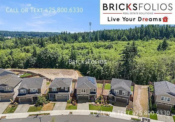 Building Photo - Captivating 5-Bedroom Home with Exceptional Features in Port Orchard.