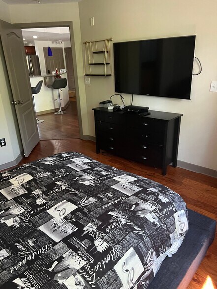 Building Photo - 390-317 17th St NW