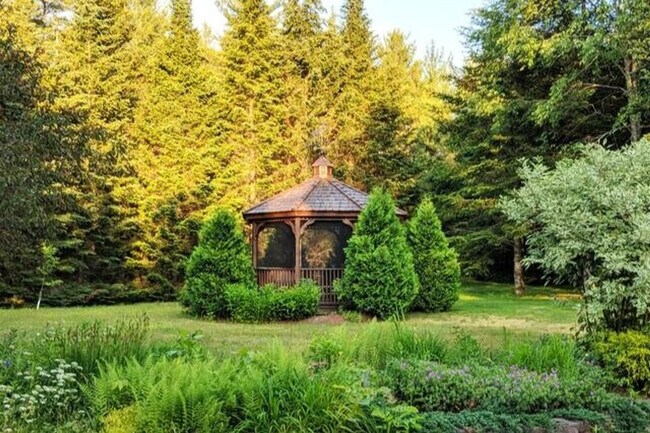 Building Photo - 140 Paquette Cir