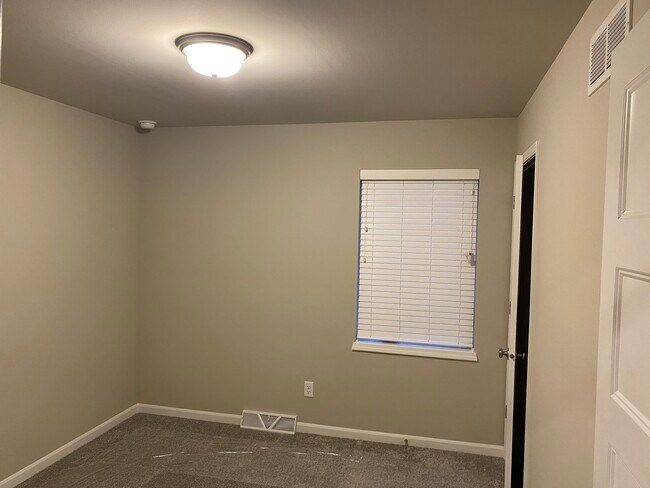 Building Photo - 604 Sugar Maple Ln