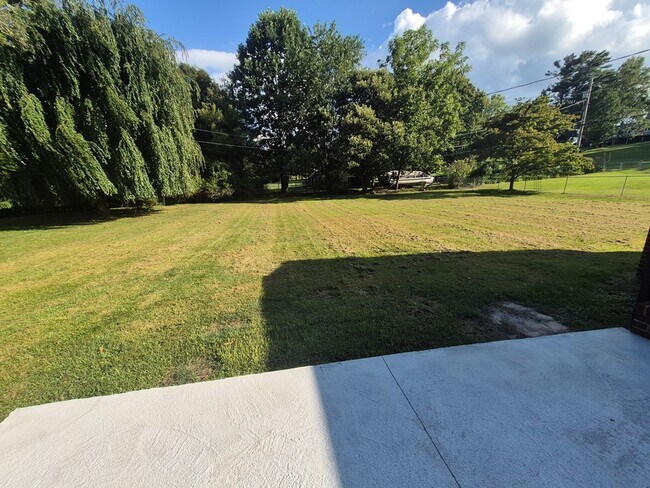 Building Photo - 250 Gillespie Dr NE
