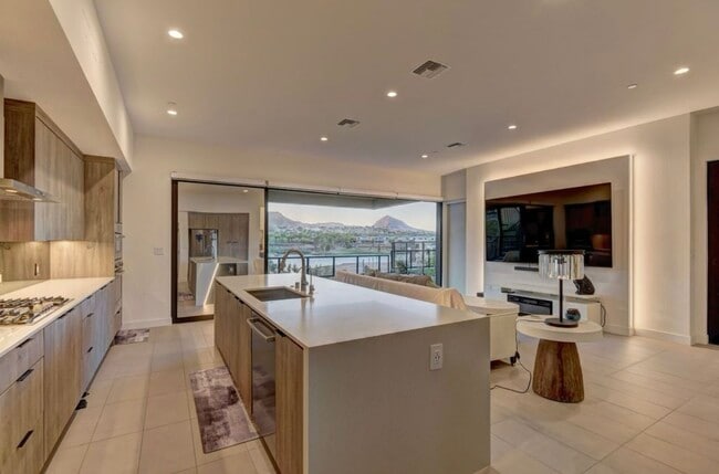 Building Photo - 22 Promenade Isle Ln