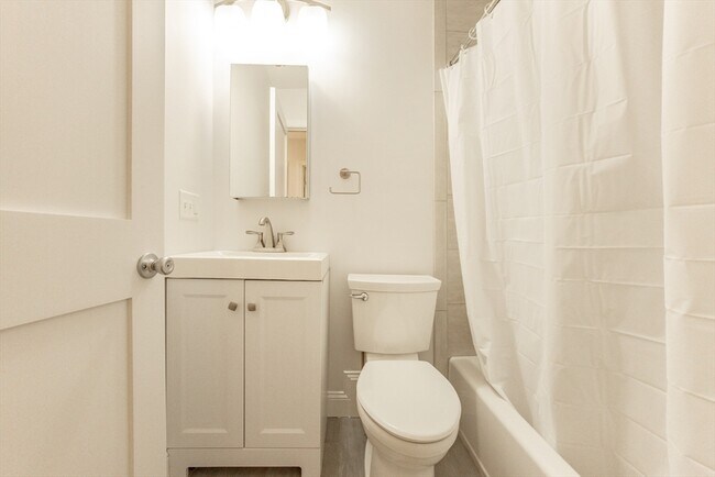 Building Photo - 375 Dorchester St