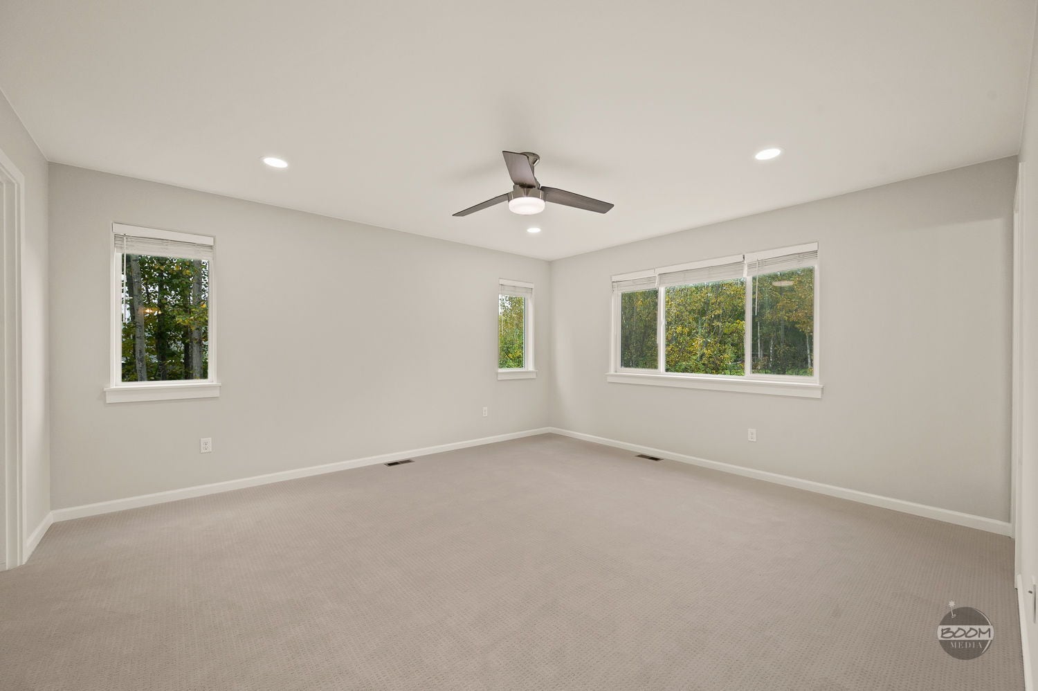 Building Photo - 1501 N Sunny Hill Cir