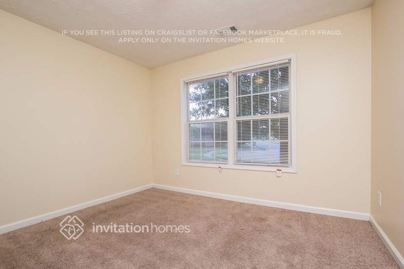 Building Photo - 2678 Buena Vista Cir