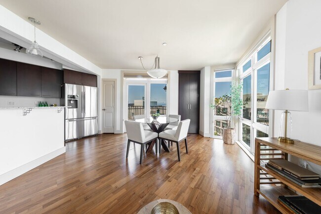 Building Photo - Matae Condominiums - Lower Queen Anne/Bell...
