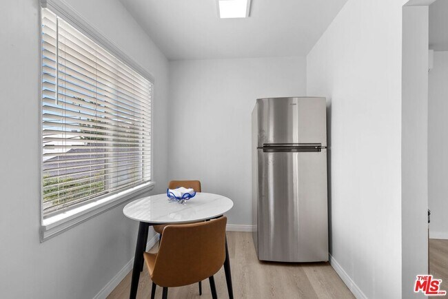 Building Photo - 727 Crenshaw Blvd