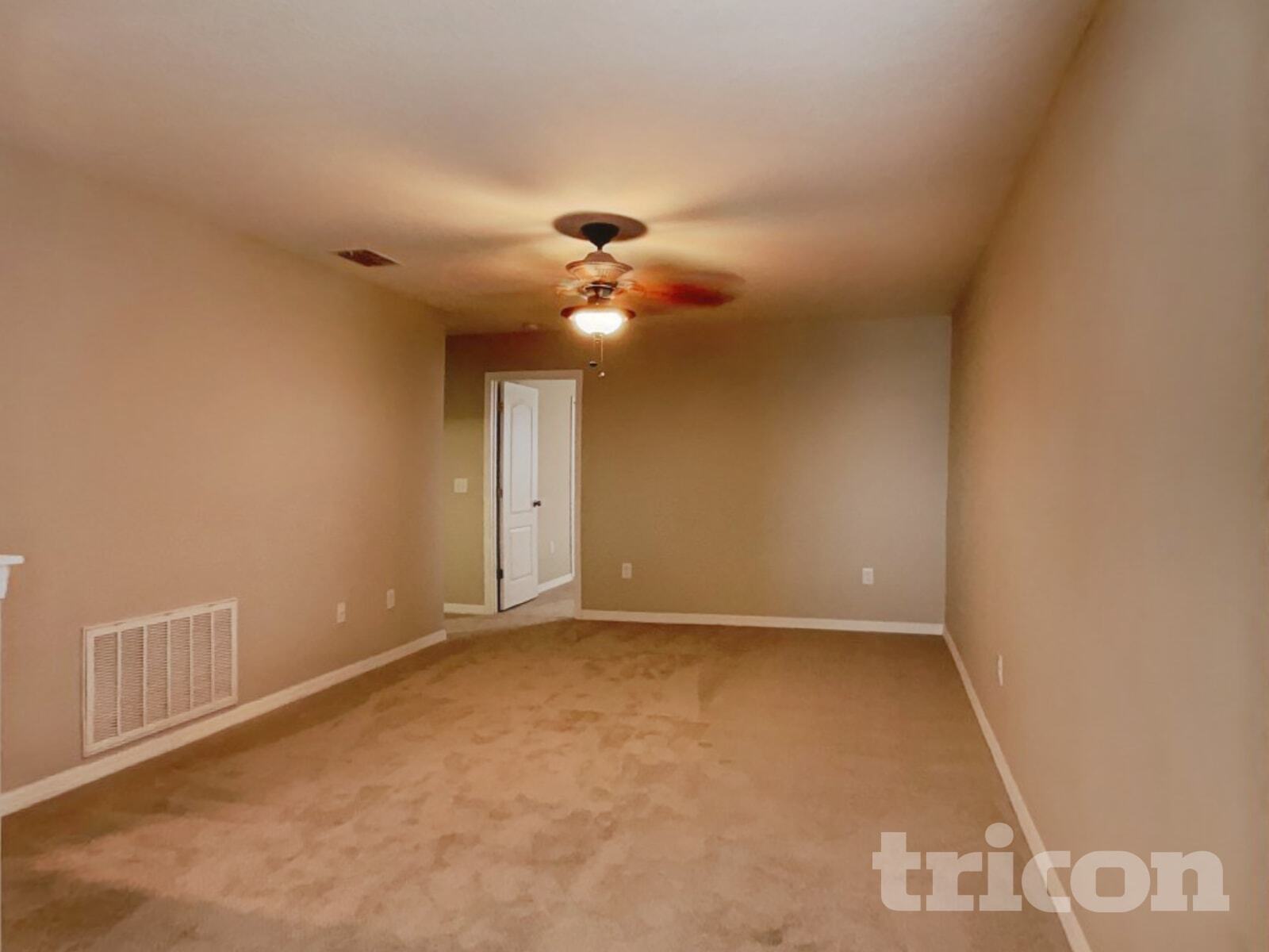 Building Photo - 13702 Lakemont Dr